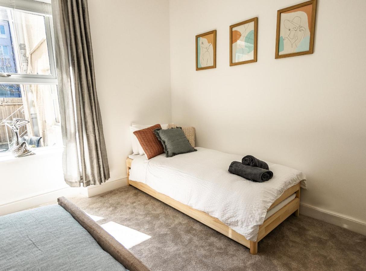 Central Plymouth Georgian Apartment - Sleeps 5 - Private Parking - By Habita Property 외부 사진